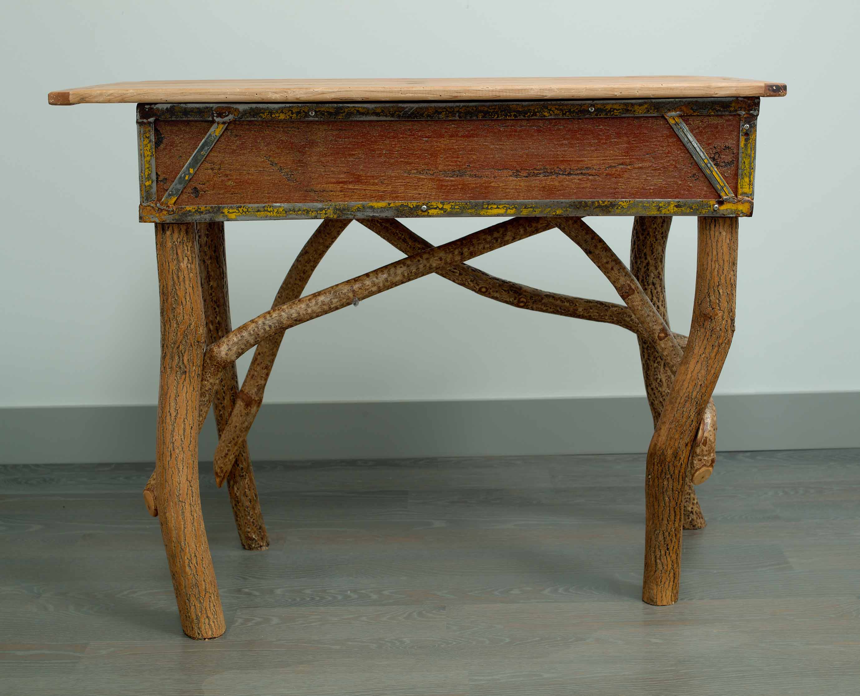JOHN ATTWOOD, Bittersweet Table, 2025, spalted maple and bittersweet, 32.5 x 42.5 x 18,5 inches
